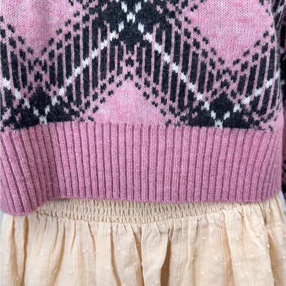 Steve Madden Pink and Black Plaid Sweater Size S NWT - Picture 6 of 9